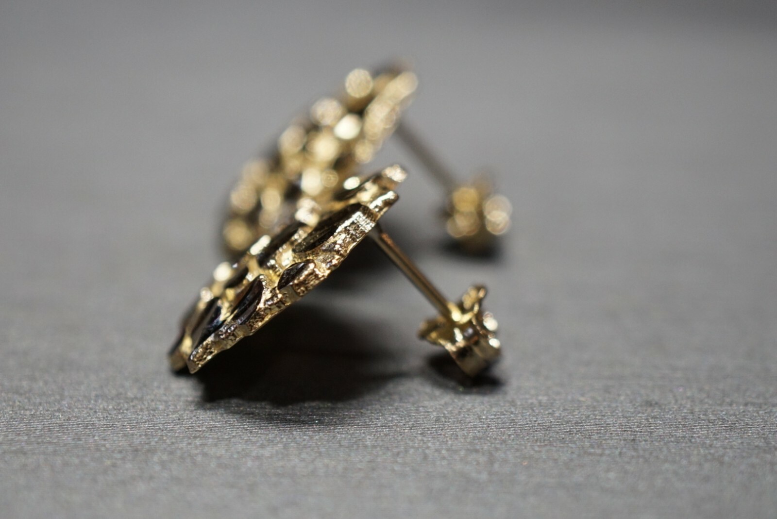 10K Solid Yellow Gold 15MM Diamond Cut Round Nugget Stud Earrings.