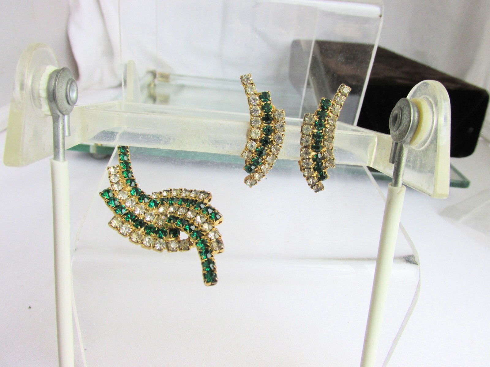 Vintage Swirls Sparkling Green & White Rhinestone Pin & Earrings Set