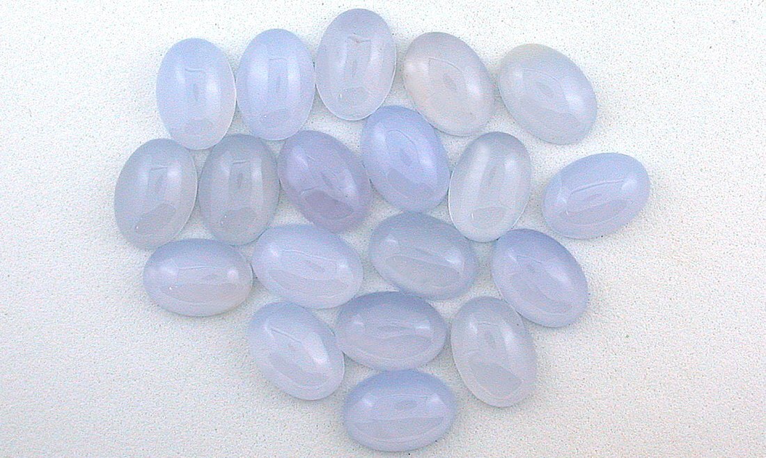 One 14×10 14mm x 10mm Oval Natural Blue Chalcedony Cab Cabochon EBS9133/101423