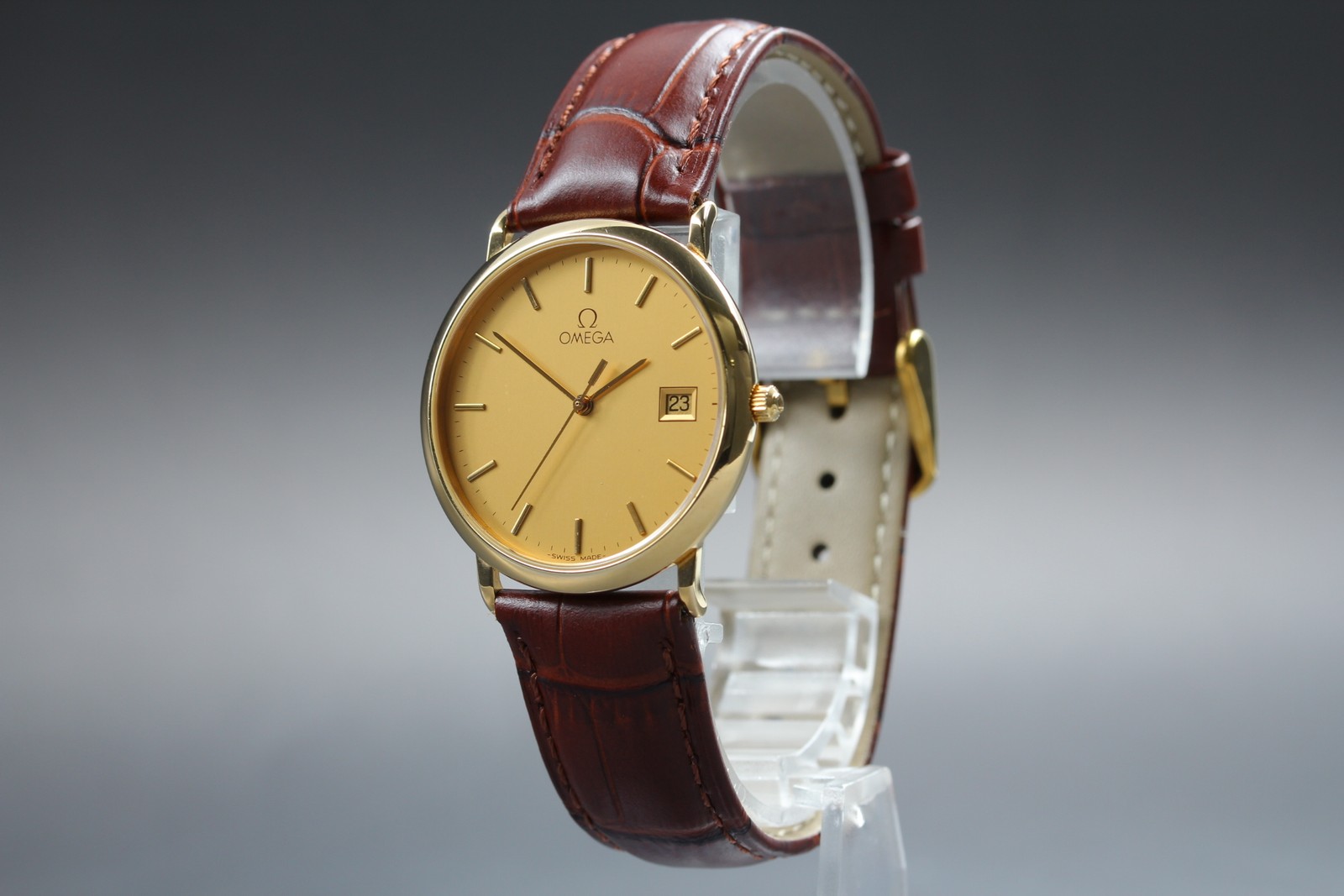 1991 Near MINT OMEGA De Ville 196.0312.1 Gold Dial Date 33mm Quartz Men’s Watch
