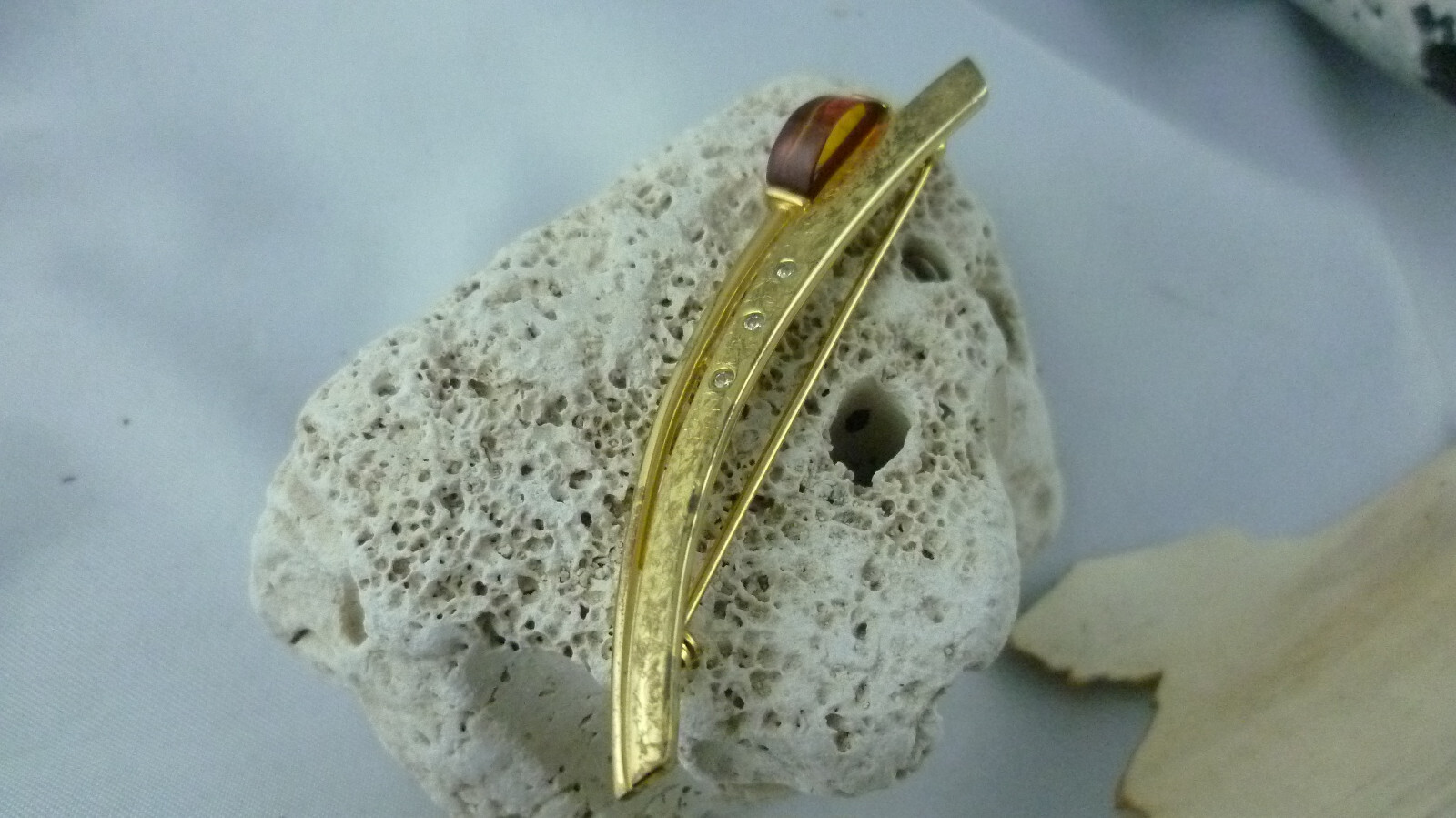 Brooch Gold Plated Amber Master Hallmarked 925 Sterling Silver