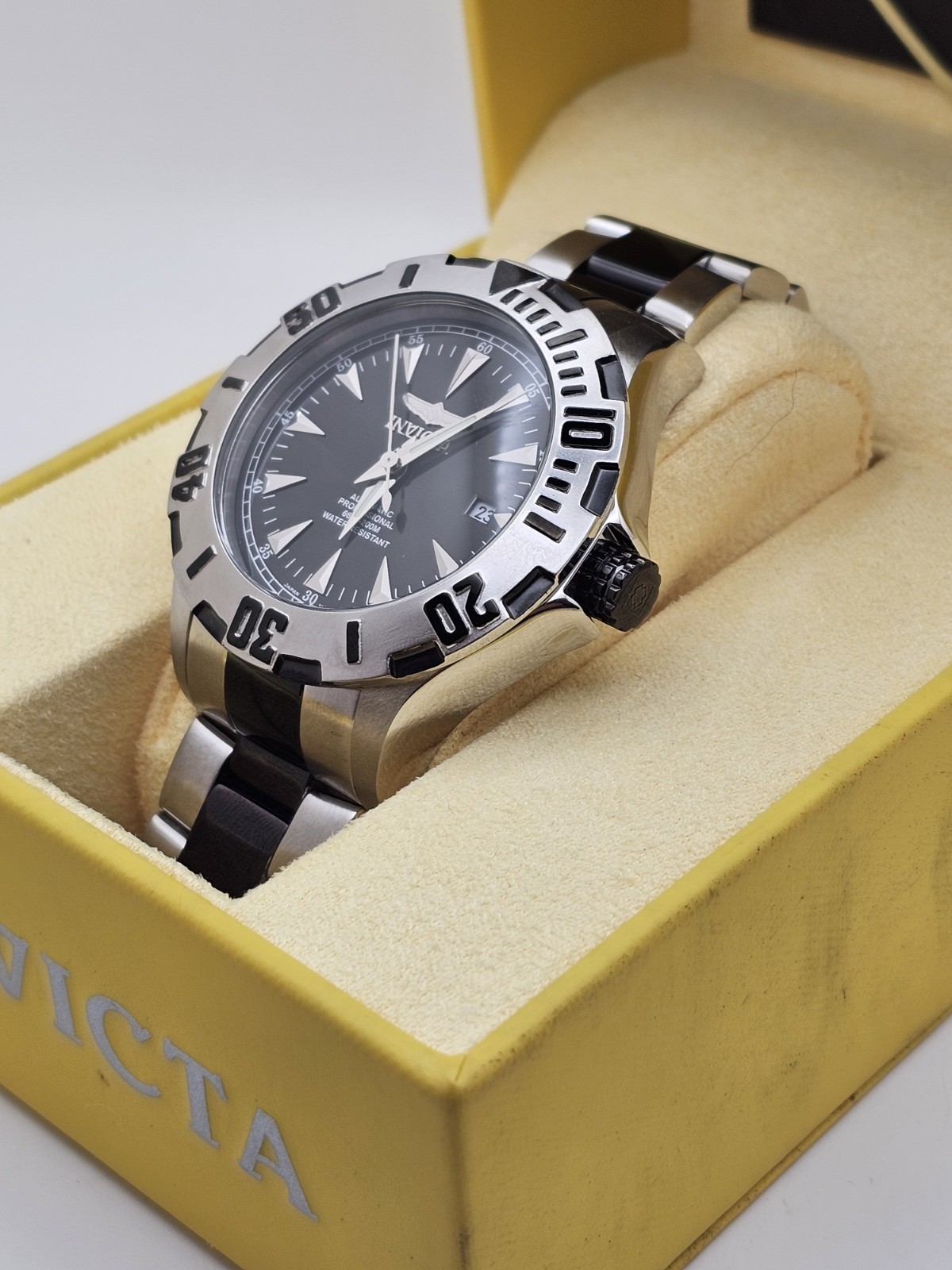 Neo-Vintage Invicta “OCEAN GHOST” Men Automatic Date Watch Black Dial Twotone