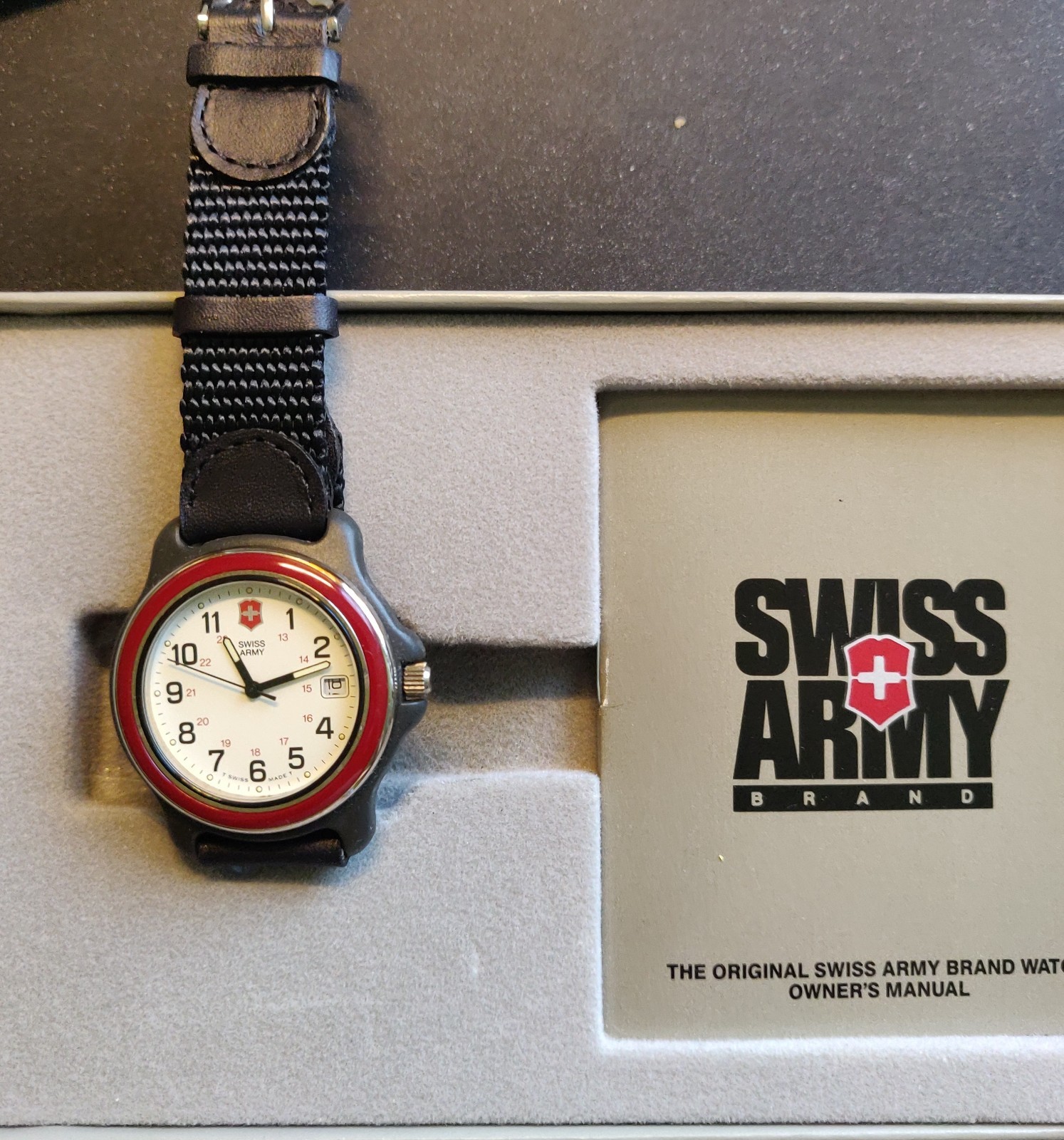 Marlboro Unlimited Swiss Army Watch Brand New In Box Needs Battery Never Used