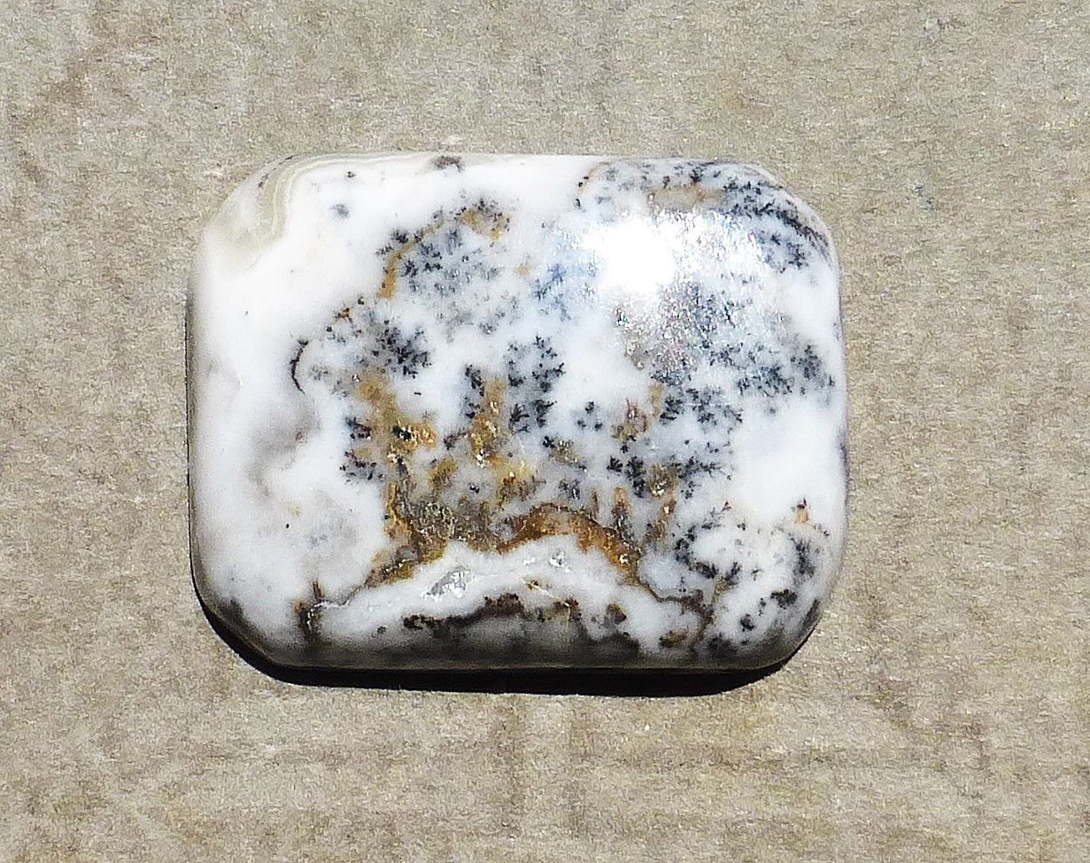 NATURAL manganese dendrites in calcite cabochon from California (45.50 cts.)