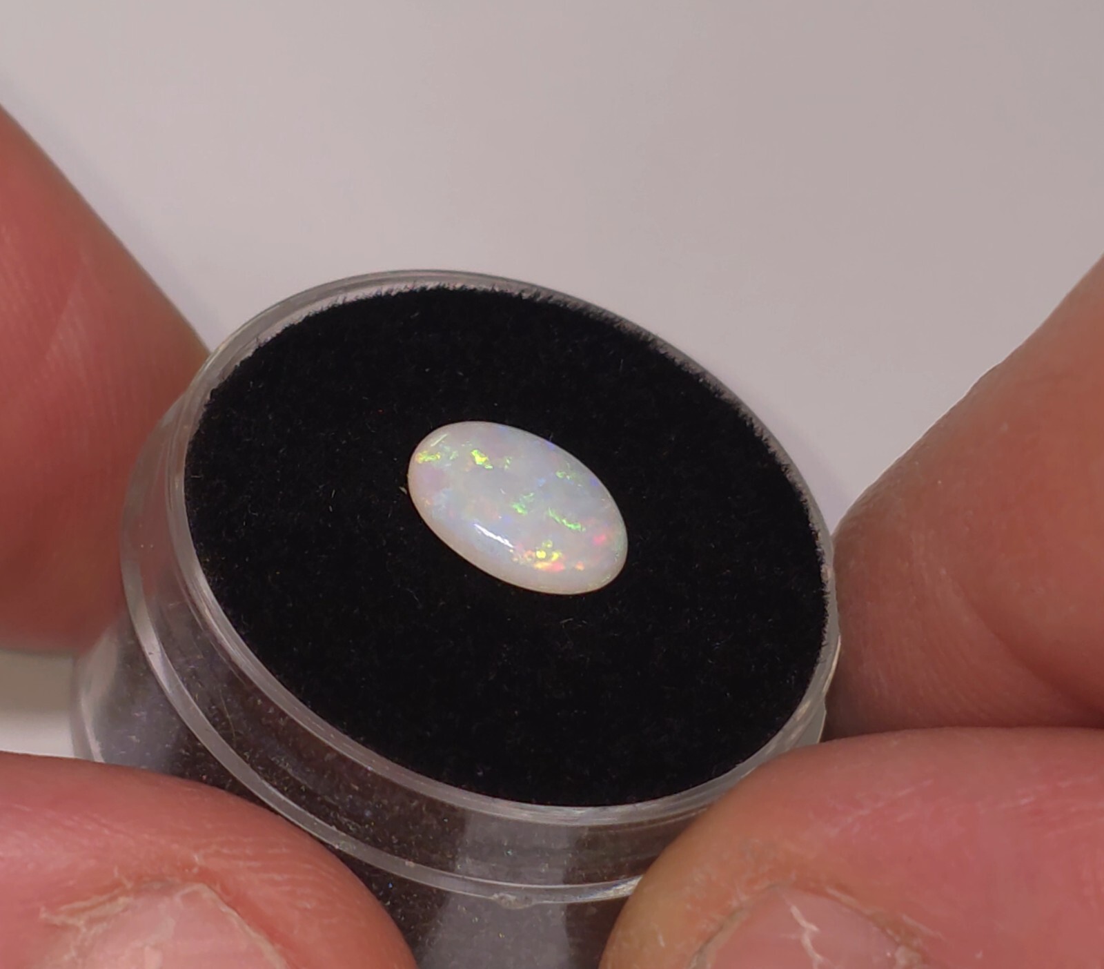 Australian Coober Pedy opal. 10 x 7.5mm. 1ct. Oval. Natural solid Bright Opal