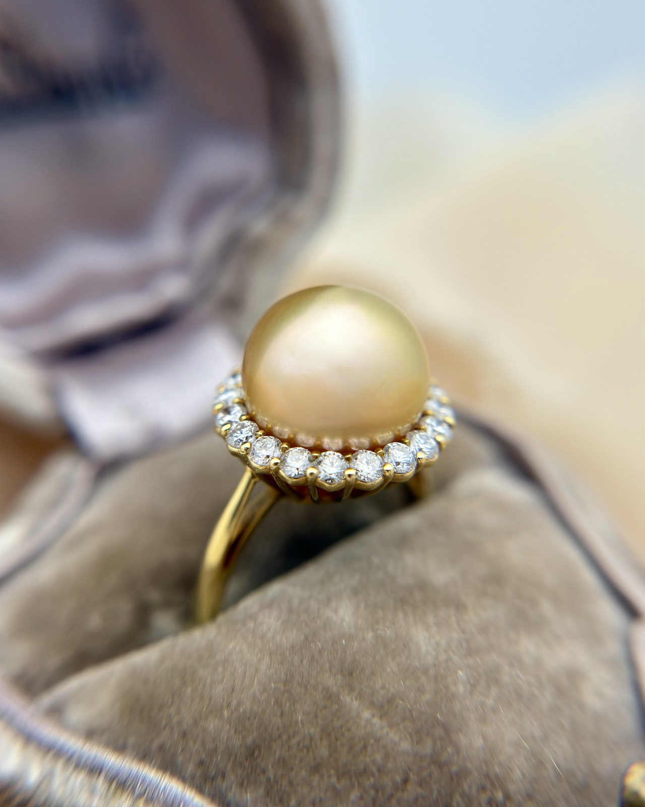 Vintage 18k Yellow Gold South Sea Golden Pearl Diamond Halo Ring