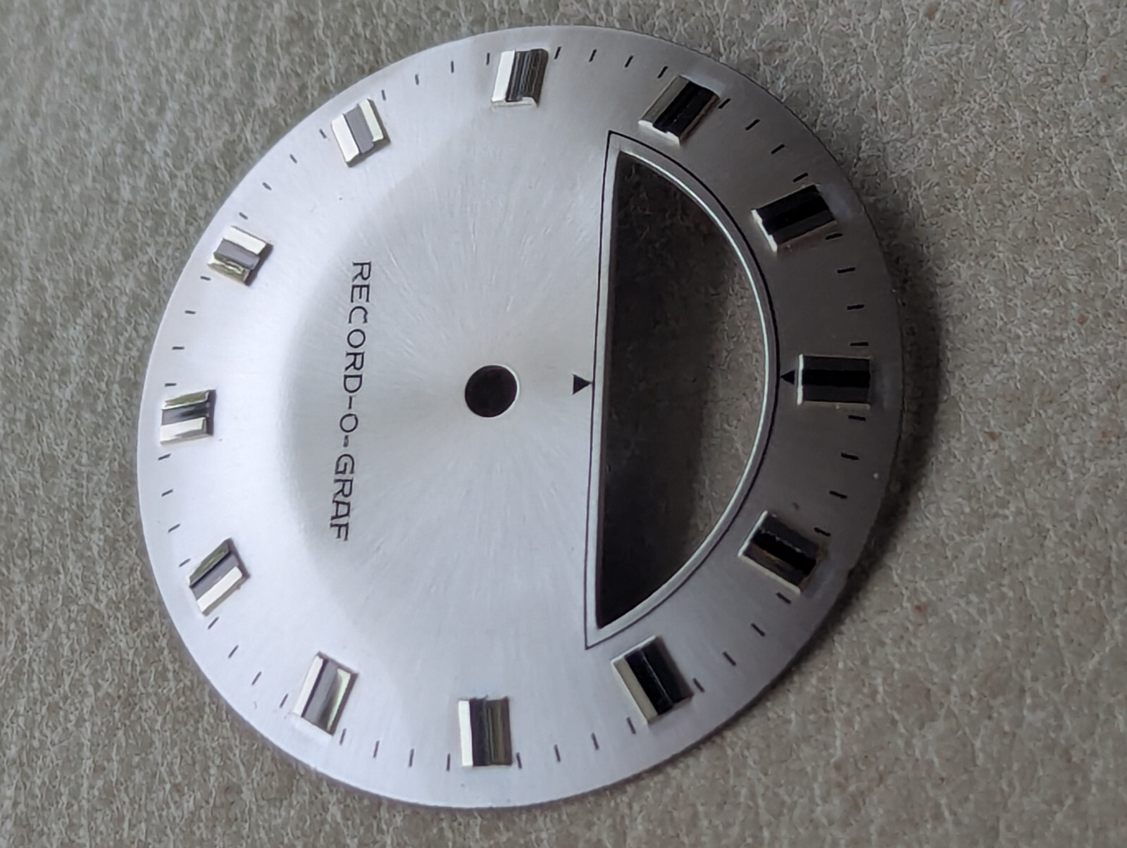 Vintage 1960/70’s RECORD-O-GRAF Satin Sunburst Silvery Gray Jump Hour Dial