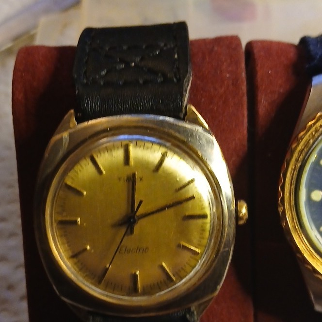 Wittnauer Vintage Dive Watch, Screw Down Crown . Timex Electrica . Monopoly.