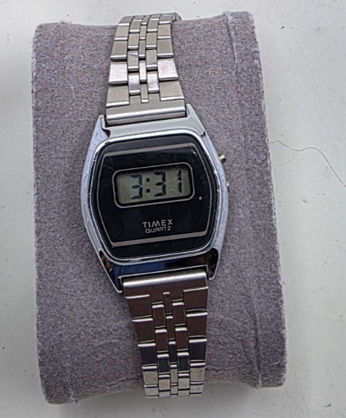 Vintage 1976 Timex SSQ Digital LCD Watch K-Cell 346 Tested Working Runs Great
