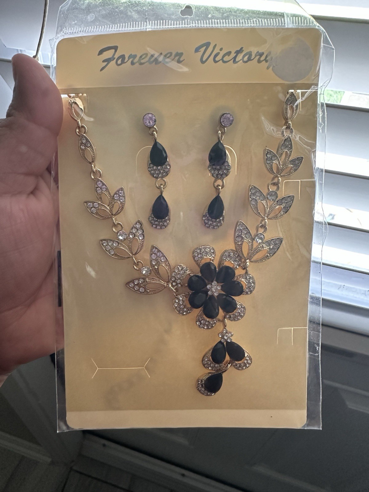 Forever Victory Adjustable Necklace & Earrings Set Black Crystal Flower