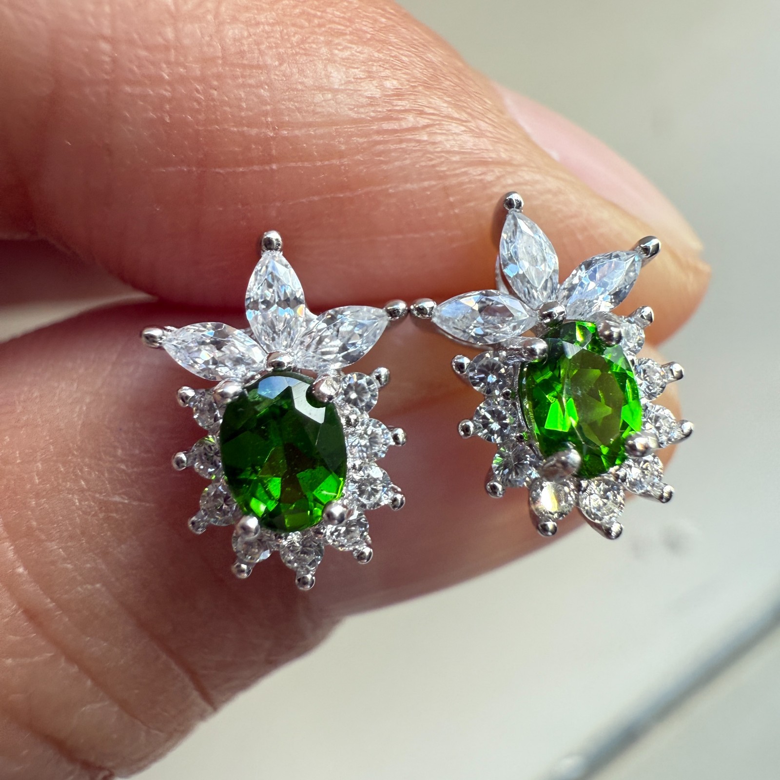 925 Sterling Silver Earrings 4x3mm Natural Diopside Gemstone Zircon Flower Stud