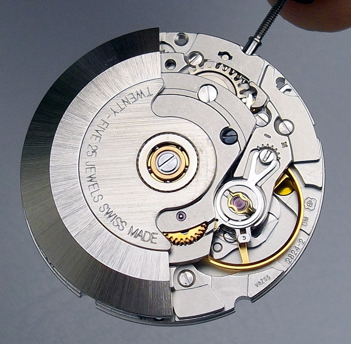 GENUINE ETA 2824-2 AUTOMATIC MOVEMENT 25 JEWELS GOLD BALANCE SWISS MADE – NEW