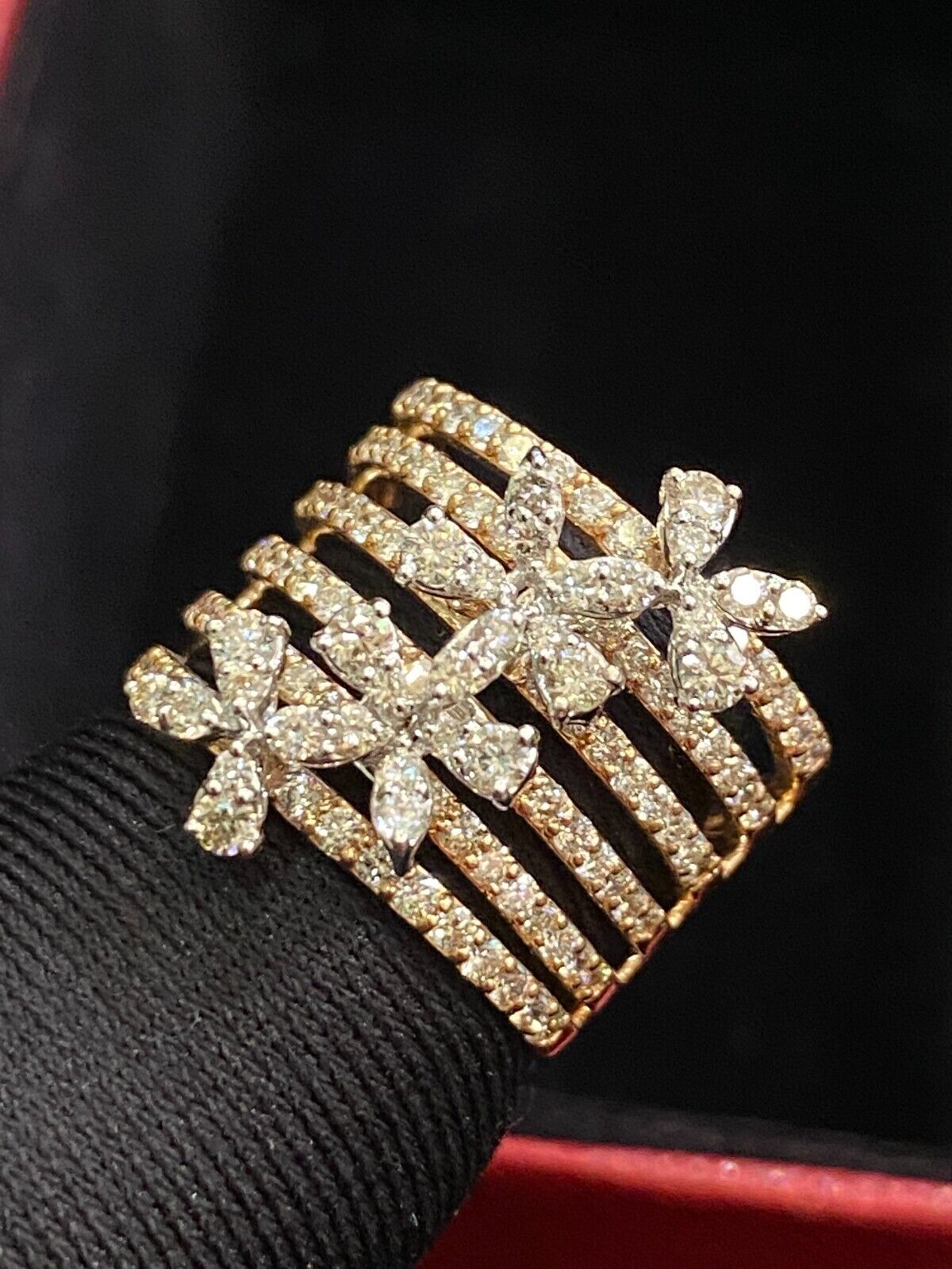 Pave 1.90 Cts Round Brilliant Cut Diamonds 3-Flower Wedding Ring In 585 14K Gold