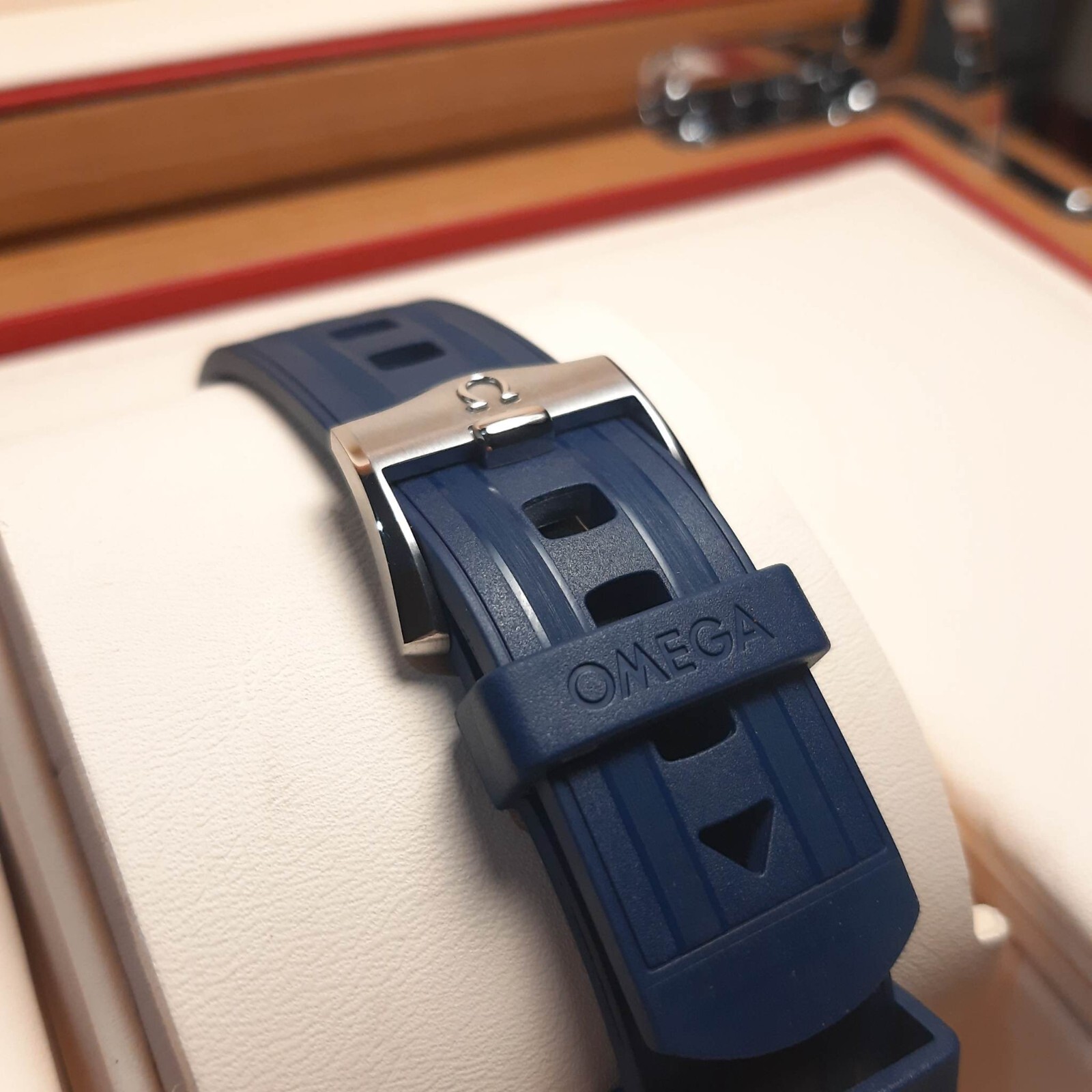 OMEGA SEAMASTER DIVER 300M CO-AXIAL CHRONOMETER GRAY 42MM