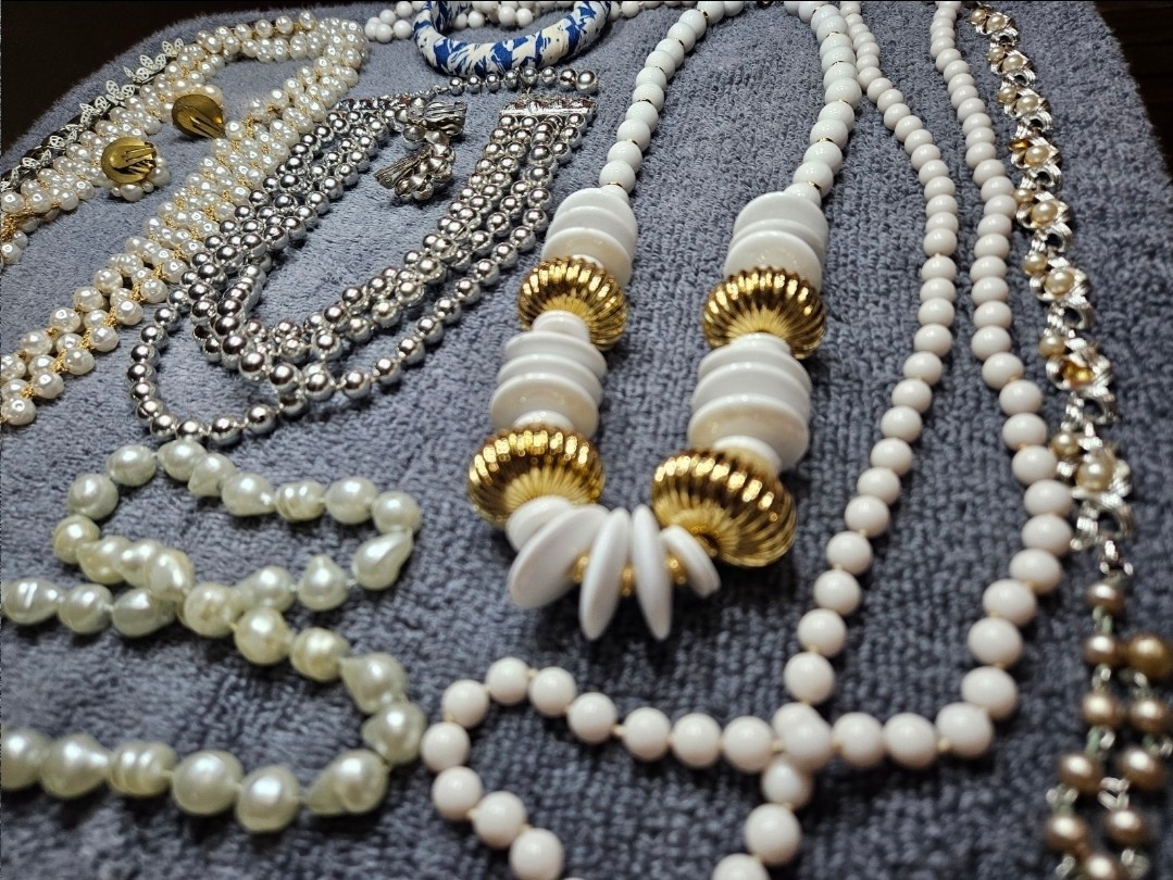 Mixed Jewelry lot of 12 Vintage and modern Some marked Estate Sale Find