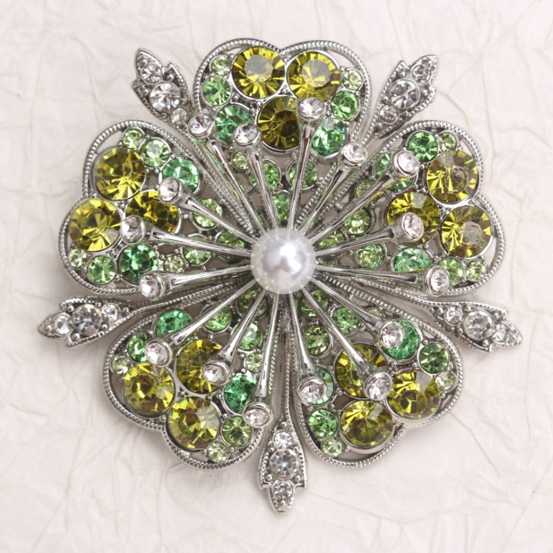 Vintage Floral Brooch with Green Rhinestones & Pearl: Retro Jewelry Accessory