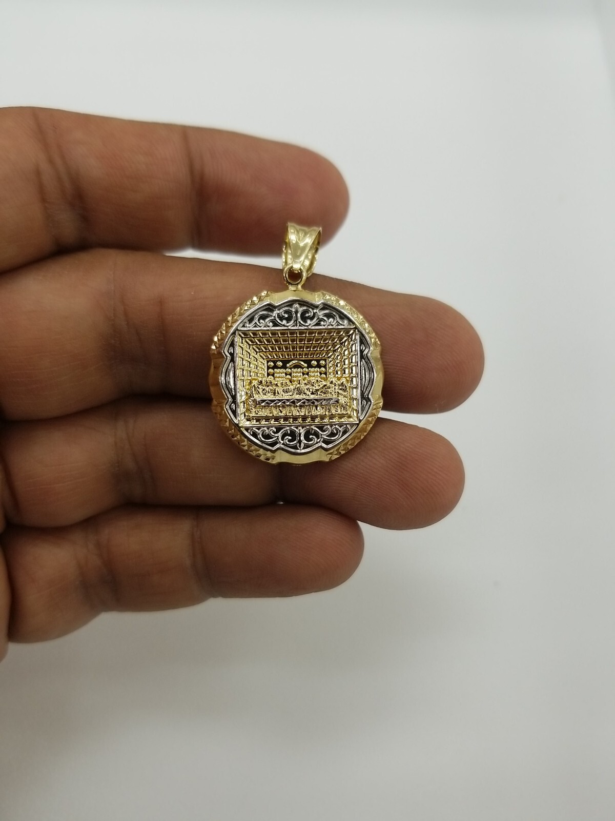 10KT Gold Last supper 2Tone pendant 4mm Bail 100% genuine Gold, New 3.0 grm