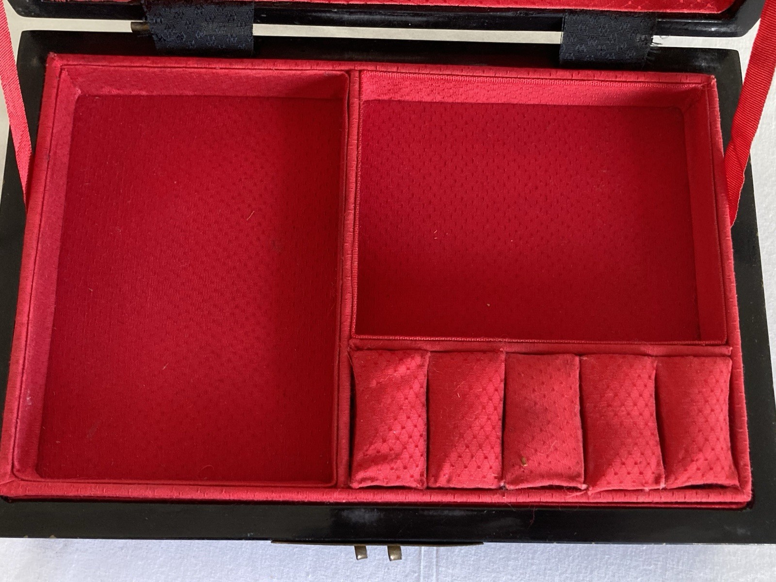 Mid Century Black Lacquer Asia MOP Inlaid Jewelry Box With Removable Tray