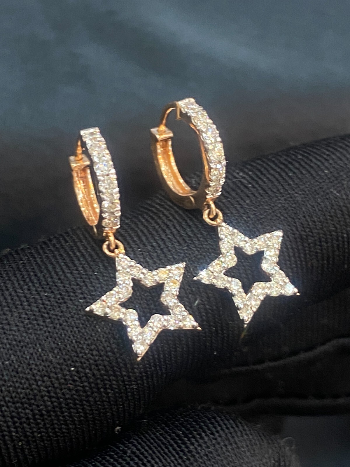 Stunning 0.89 Cts Round Brilliant Cut Diamonds Star Dangle Earrings In 14K Gold