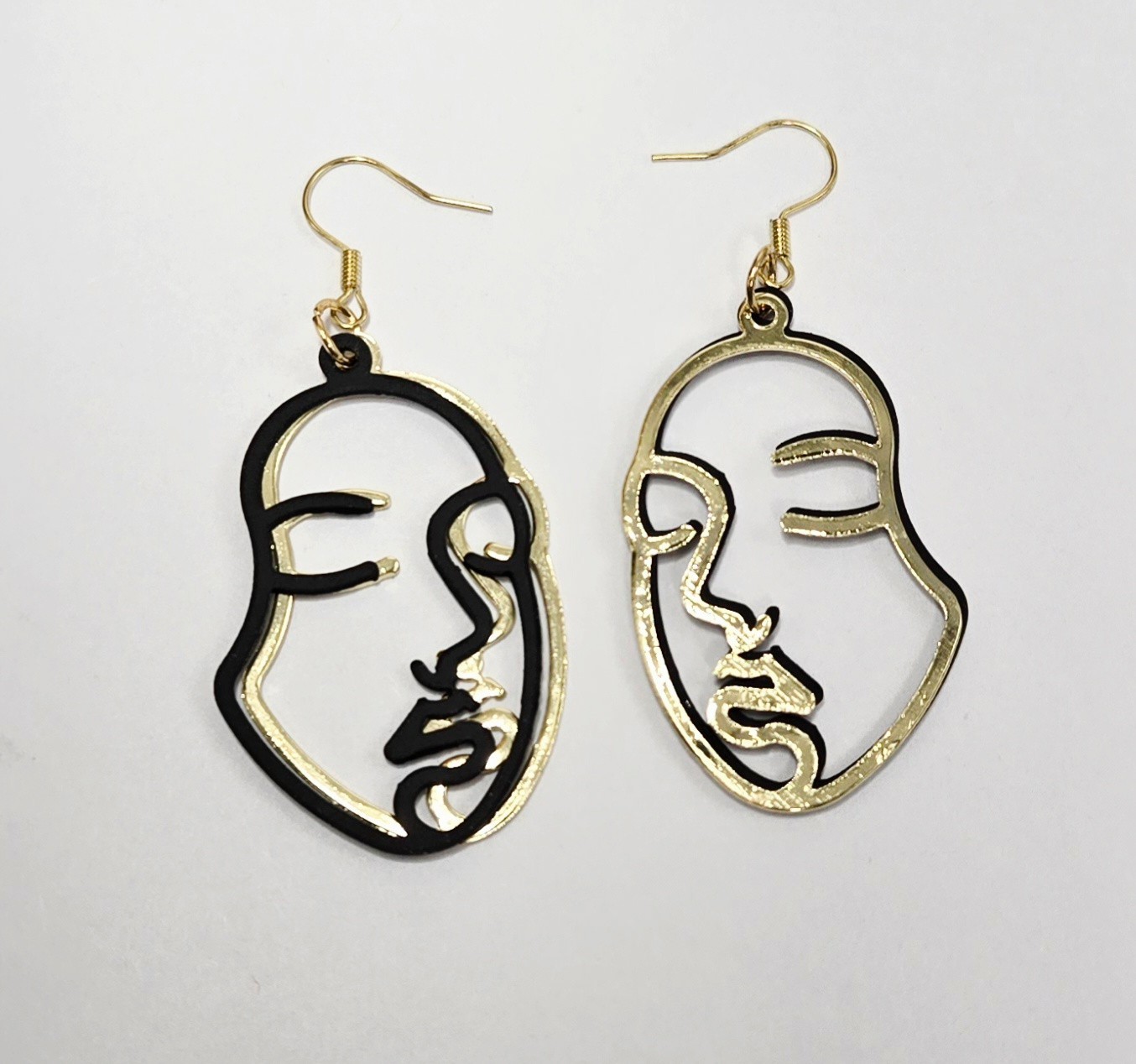 Modern Face Outline Earrings – Artistic Line Art Dangles, Contemporary Jewelry 2