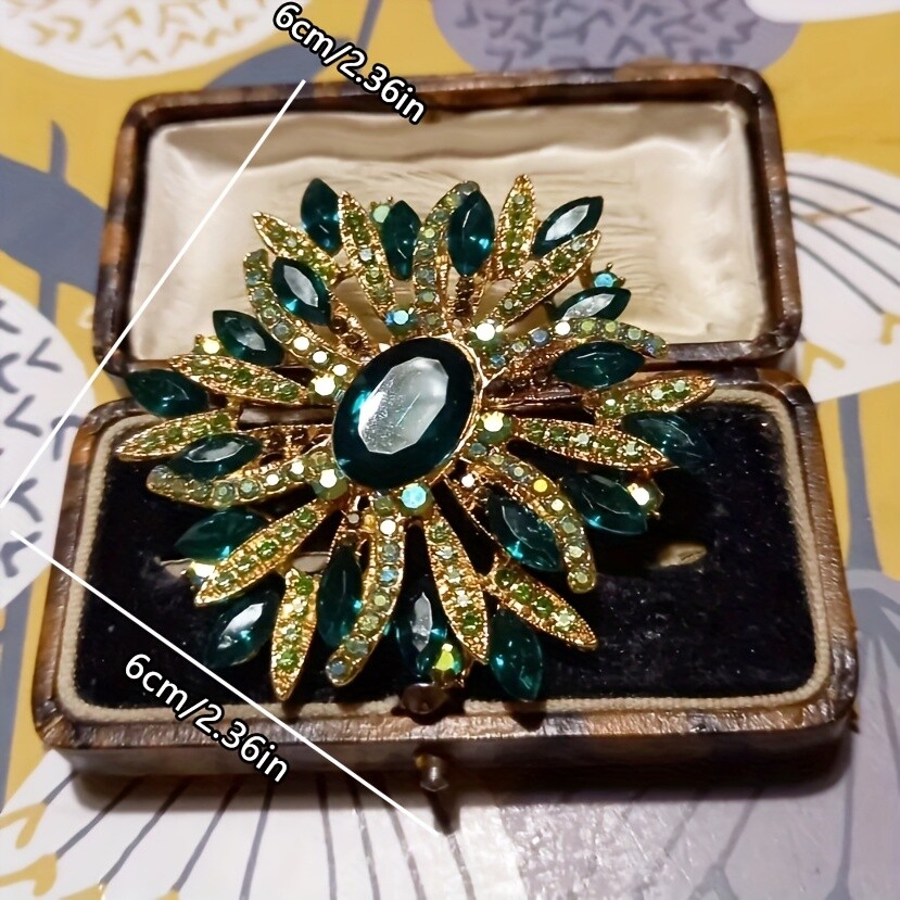 Elegant Army Green Rhinestone 1pc Brooch Unisex Vintage Court Style Corsage Pin