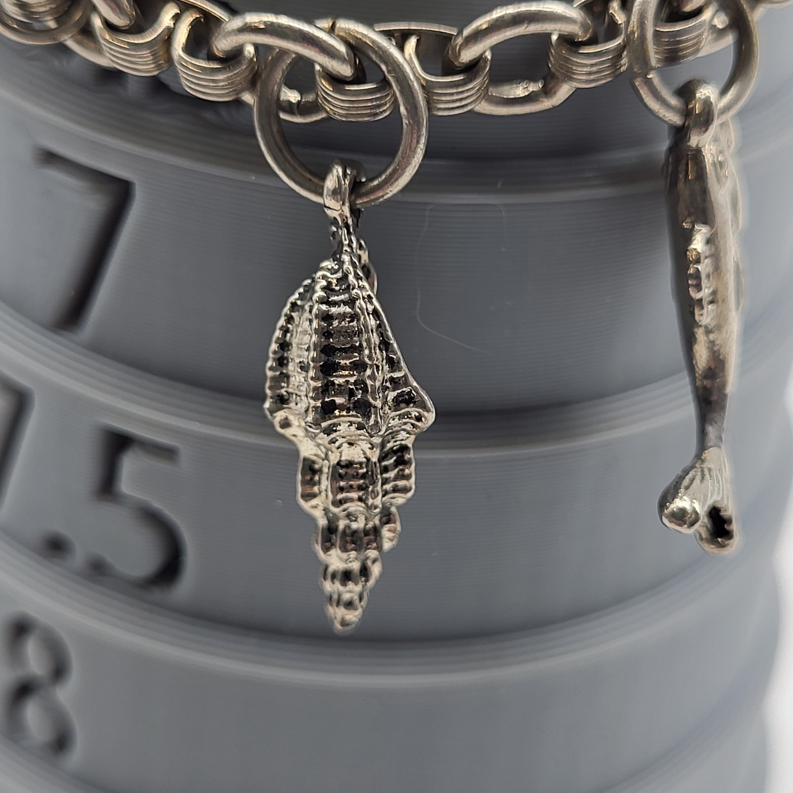 Fab vintage Souvenir travel cherm bracelet Mermaid Shell Fish Nautical Retro