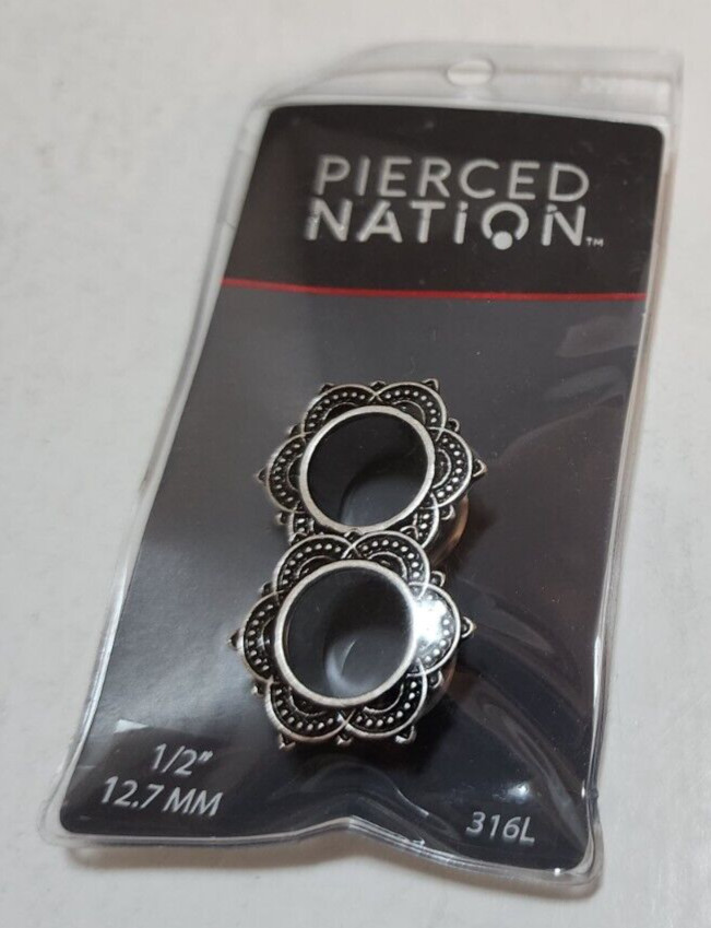 Spencers Pierced Nation Gauges Black Silver Flower Tunnel 1/2″ 12.7MM 316L New