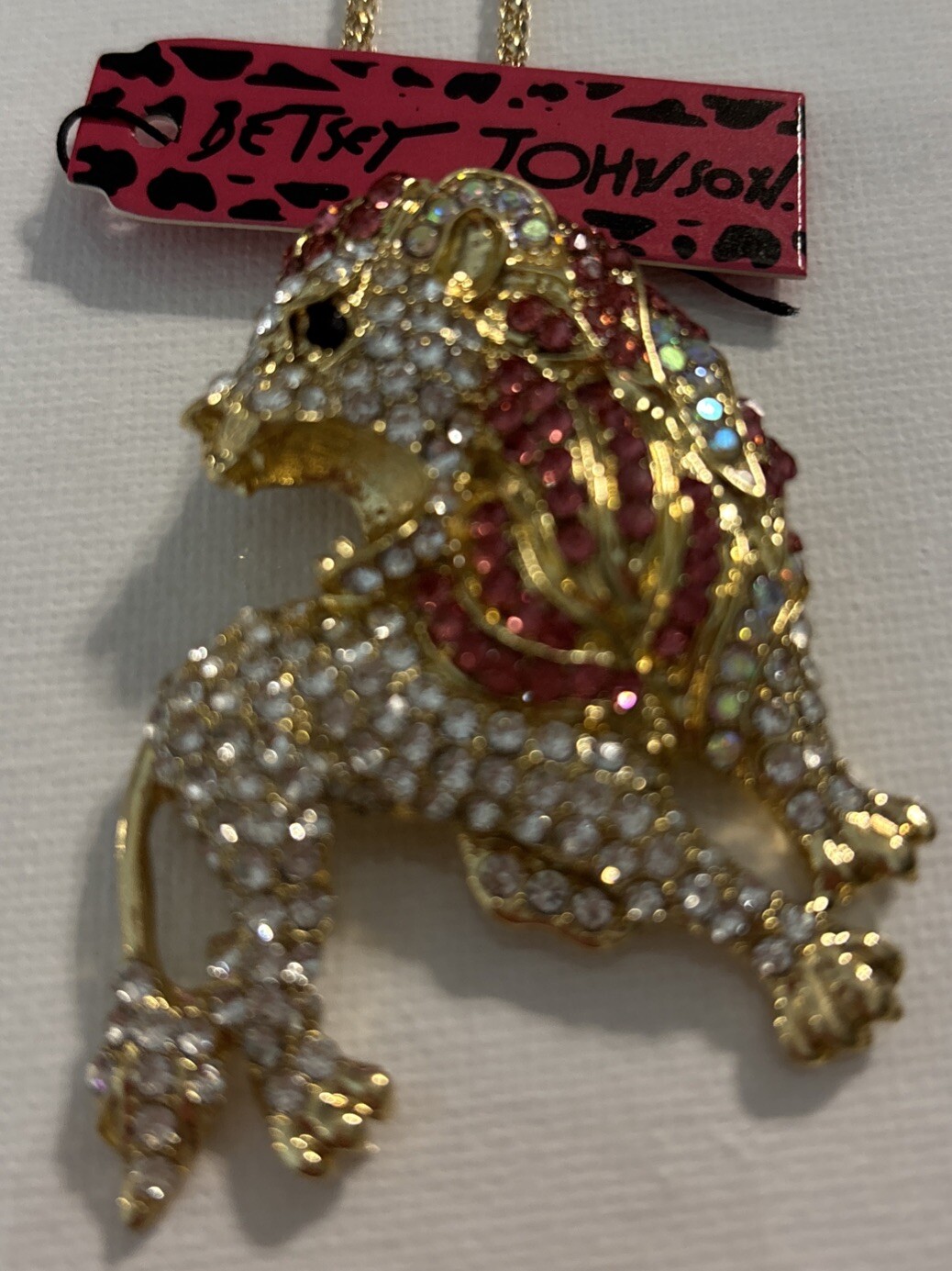 BETSEY JOHNSON GOLD WHITE CRYSTAL LION GOLD PLATED PENDANT BROOCH NECKLACE