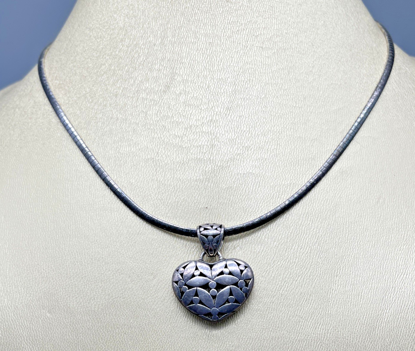 925 Sterling Silver Floral Heart Pendant & 925 17″ Chain 18g Marked (M) Italy