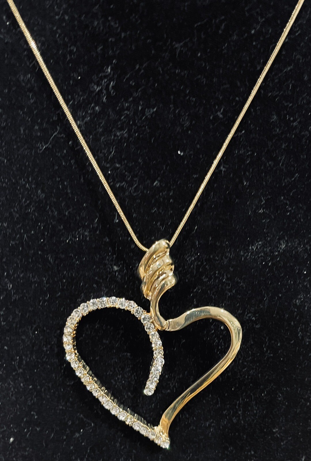 NIB LOVE HEART PENDANT ROUND CUBIC ZIRCONIA 18KT YELLOW GOLD PLATE 18″ CHAIN INC