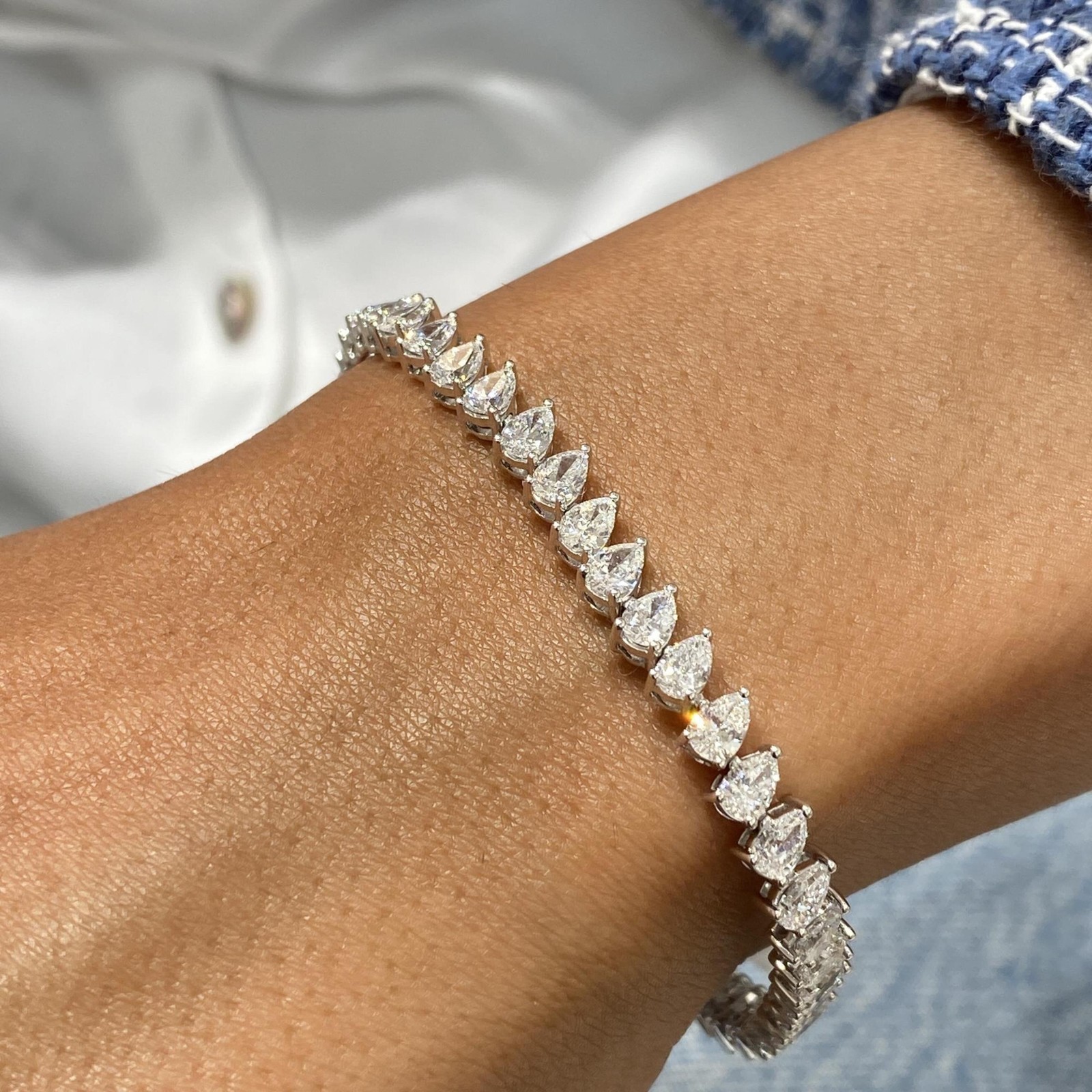 Unique Style 18K White Gold Women’s Tennis Bracelet Pear Lab Grown/CVD Diamond