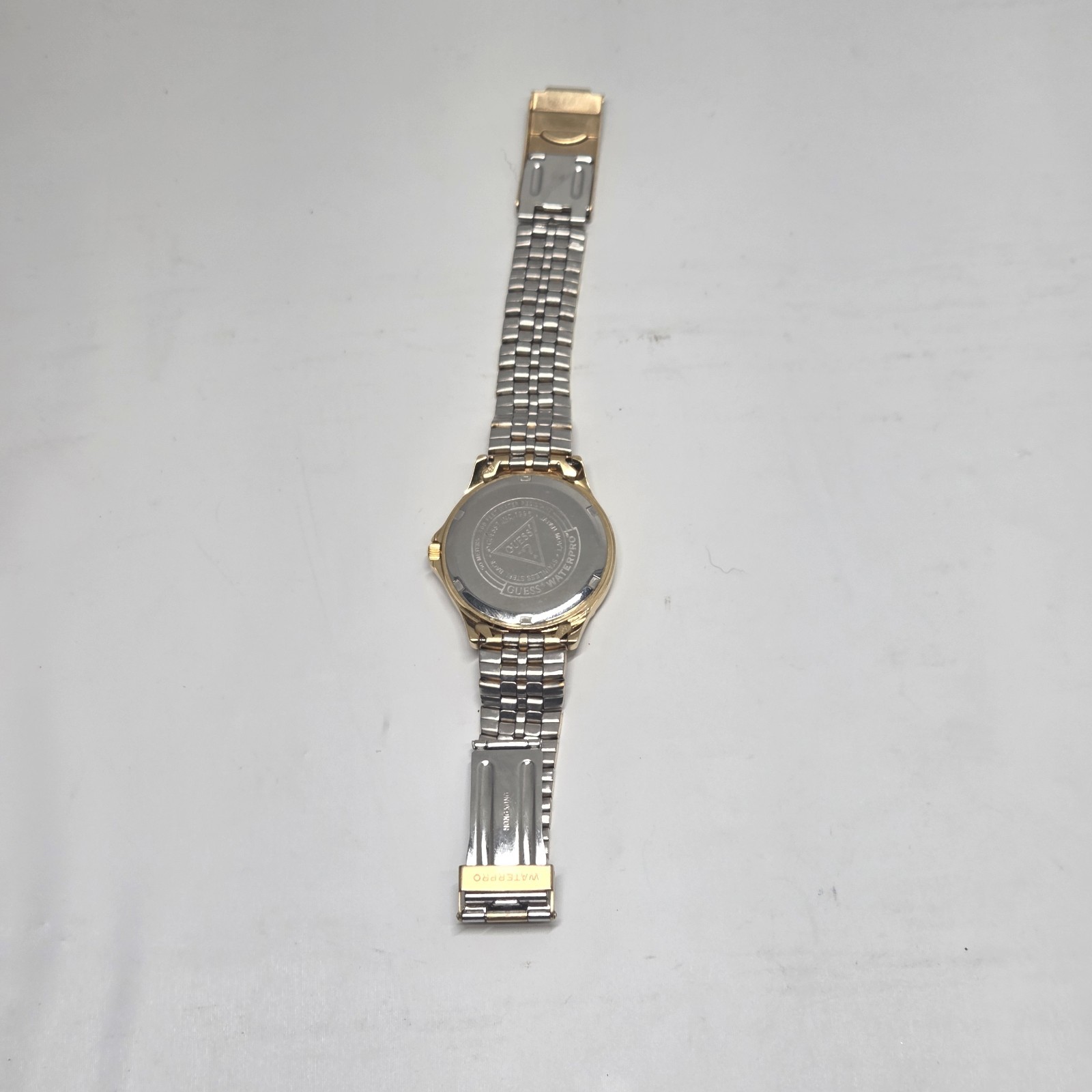 Guess Waterpro White Face Watch 50 Meters 165 Feet Water Resist New Battery