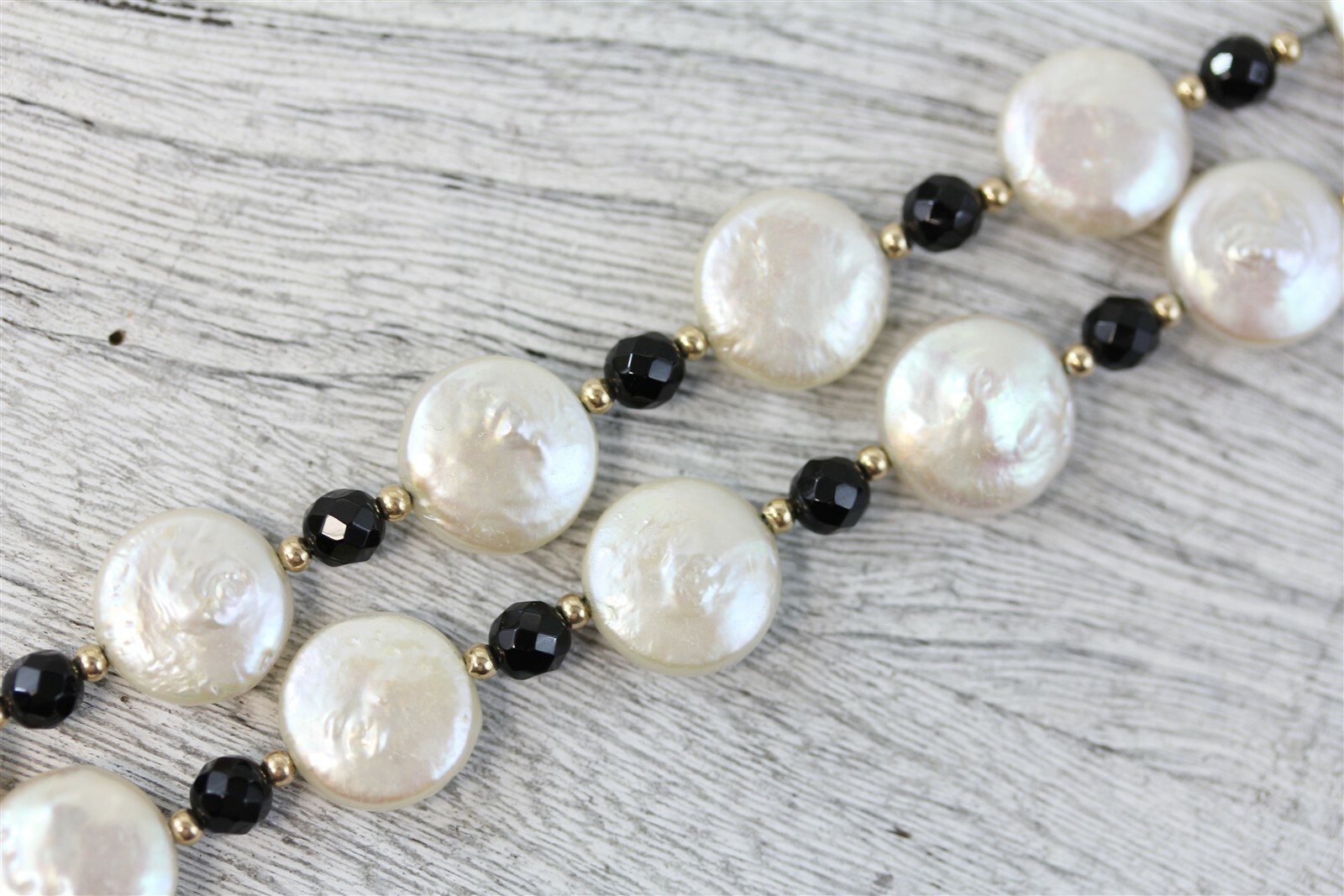 Vintage 14K Gold 10.8mm Disc Pearl Necklace Bead Classic Luxury 17.75″