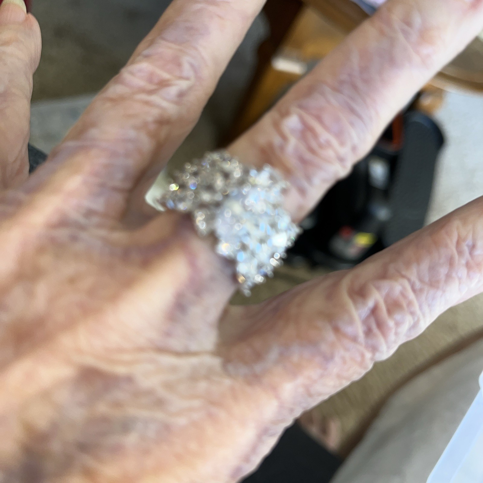 Ring Sz 7. Stunning Crystal Creation