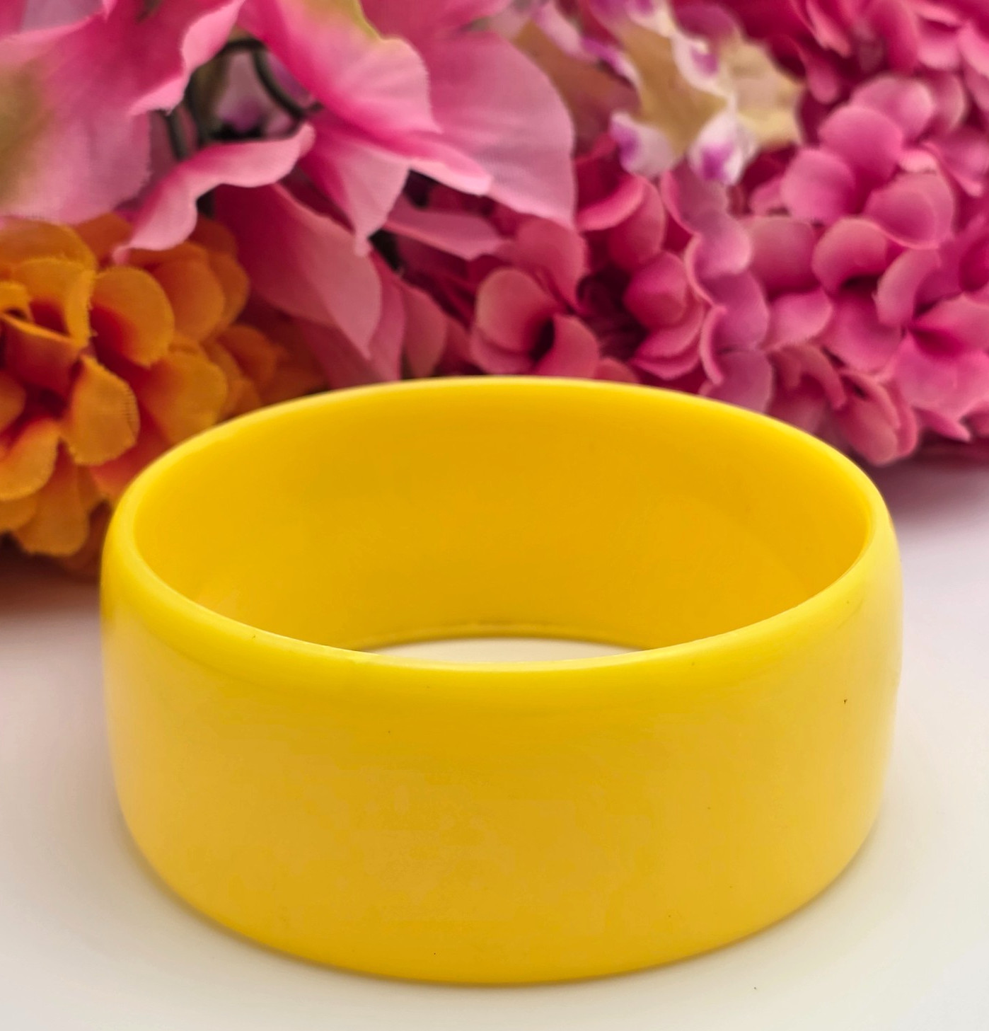 Vintage Bright Yellow Wide Acrylic Bangle Bracelet 8 in Mod Retro 30mm