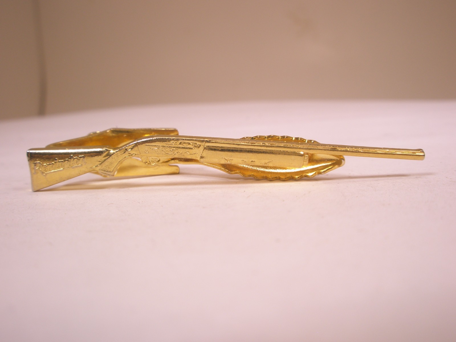 Remington Semi Automatic Shotgun Vintage AYCOCK Tie Tack Bar Clip rifle hunting