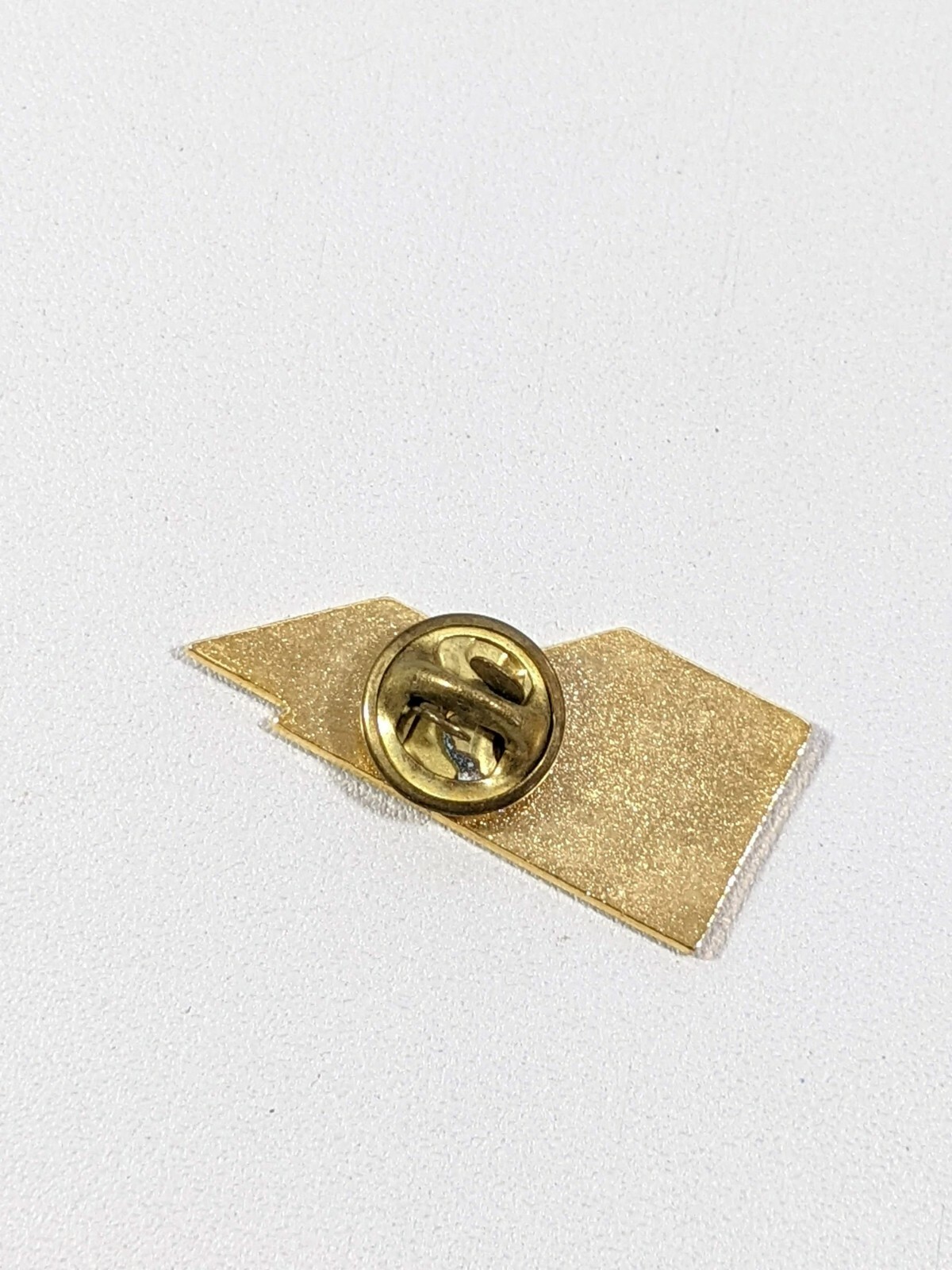 Vintage GTE Front Runner Gold Tone Red Black white Checker Pin