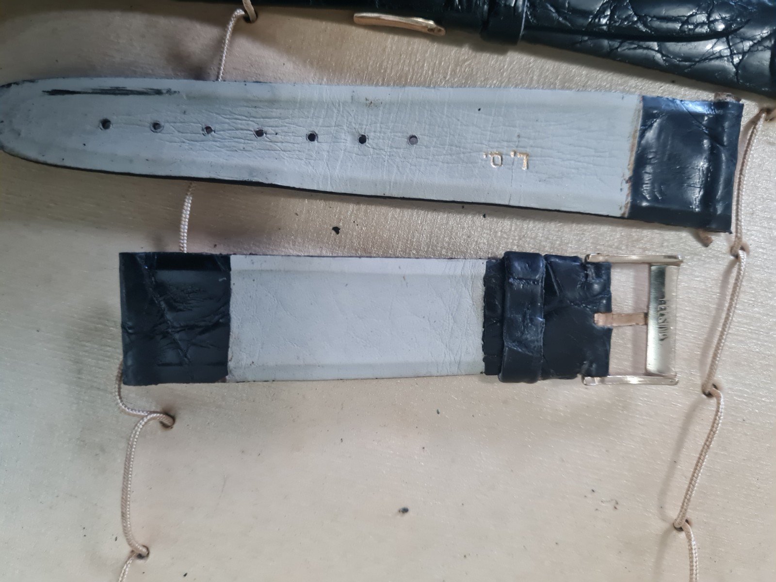 1 REAL CROCODILE SKIN STRAP 20mm. Vintage Genuine Leather Watch