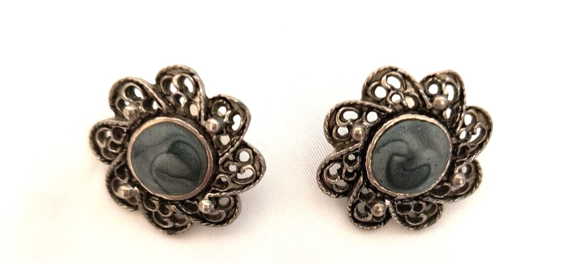 Vintage Blusih Gray Cabochon Women’s Stud Earrings Appx 1 in Silver Tone Alloy