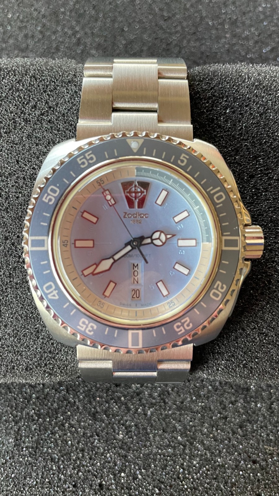 ZODIAC V-Wolf Dive Watch, ZO2305 W/ Strap, After-Mkt Bracelet, Plz see descript!
