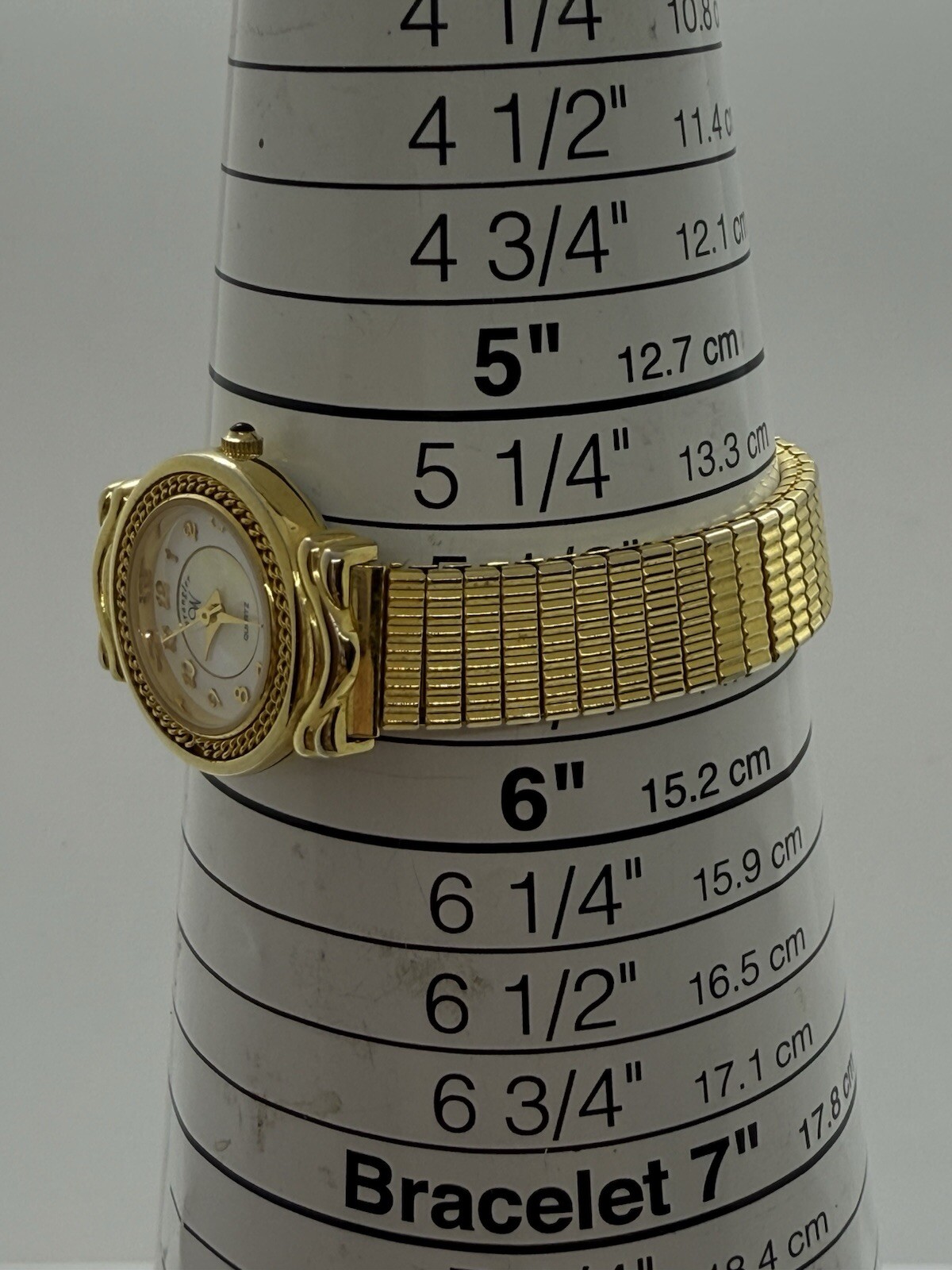 Vintage Wrangler Women’s Gold Tone Watch MOP Dial Stretch Bracelet W1264QB V377