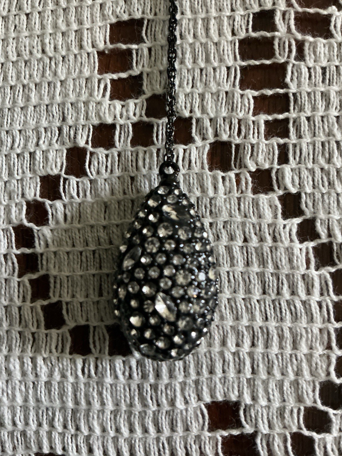 Crystal Pave Teardrop Sliding Long Gunmetal/Black Lariat Necklace – New