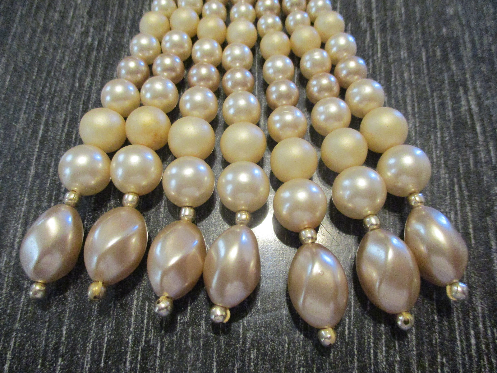 Vintage Retro Faux Pearl Bead 5-1/2″ Drop Dangle Tassel Pendant 17″ Necklace