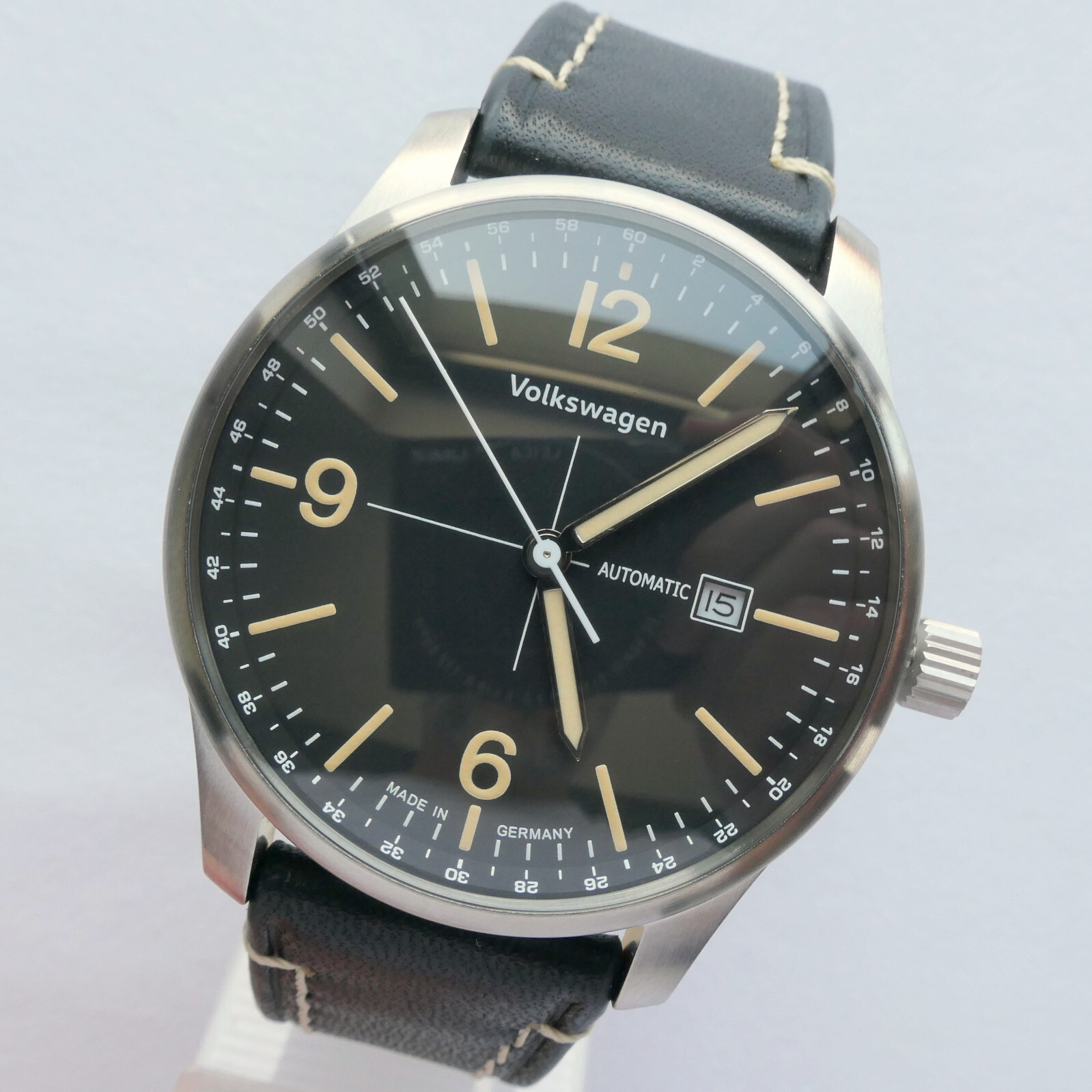 Volkwagen Classic Beetle Bug Car Accessory Aviator Pilot Driver Automatic Watch
