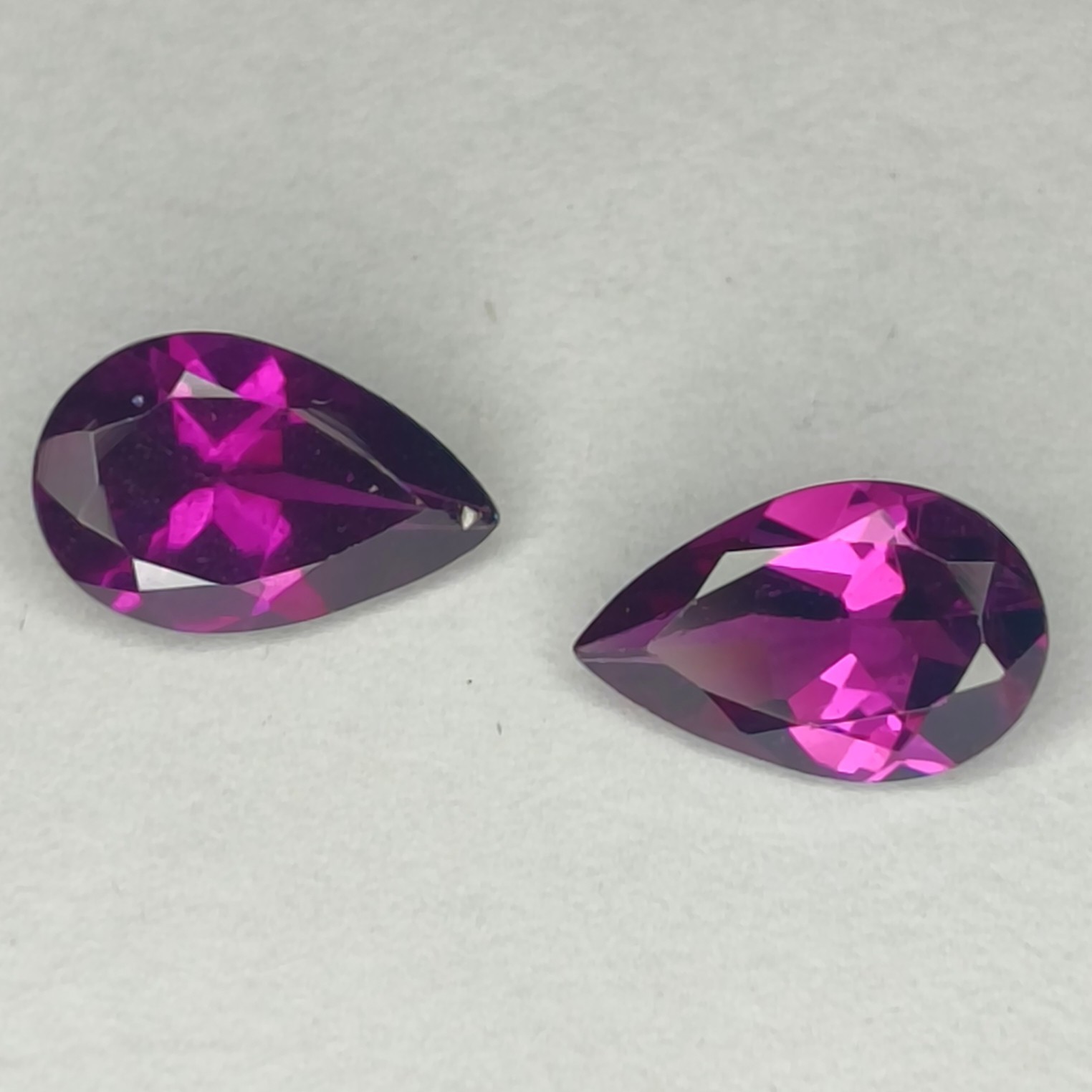 NATURAL 2.00Cts BEAUTIFUL PURPLE GARNET 2 PCS.