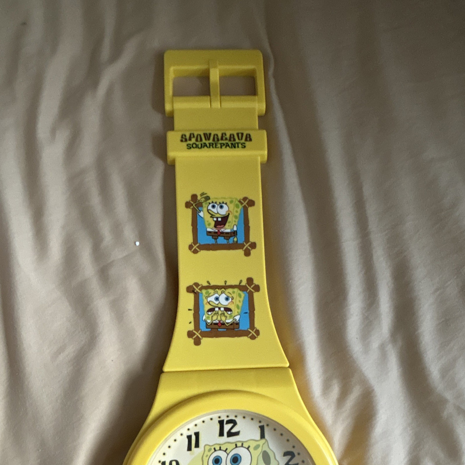 SpongeBob SquarePants Kids Quartz Analog Watch Yellow Plastic Strap 12-Hour