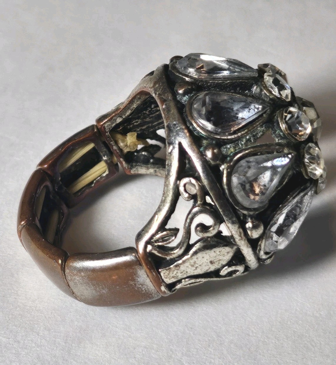 Vntg Cluster Dome Cocktail Ring Variable Size 6-9 Clear Rhinestone Brass Band