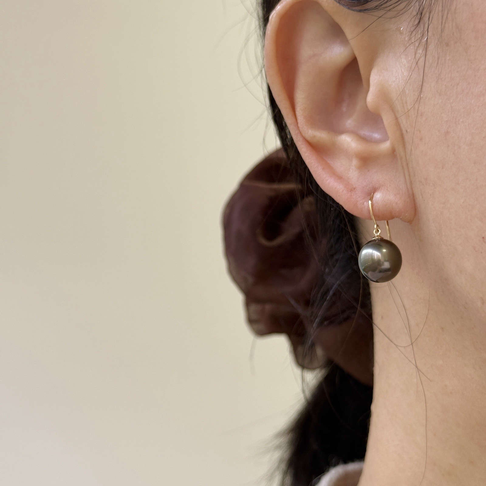 High Luster 10.6mm Green Tahitian Pearl Earrings 18K Solid Yellow Gold Hook