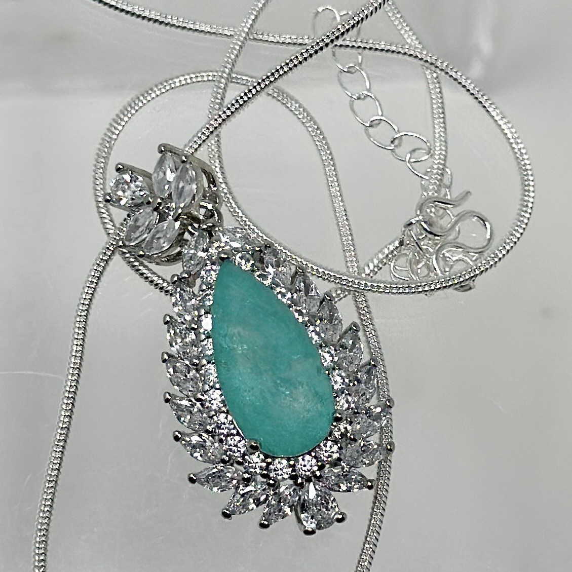 Vintage Silver Tone Blue Teardrop Aqua Color Double Halo Rhinestone Necklace 18”