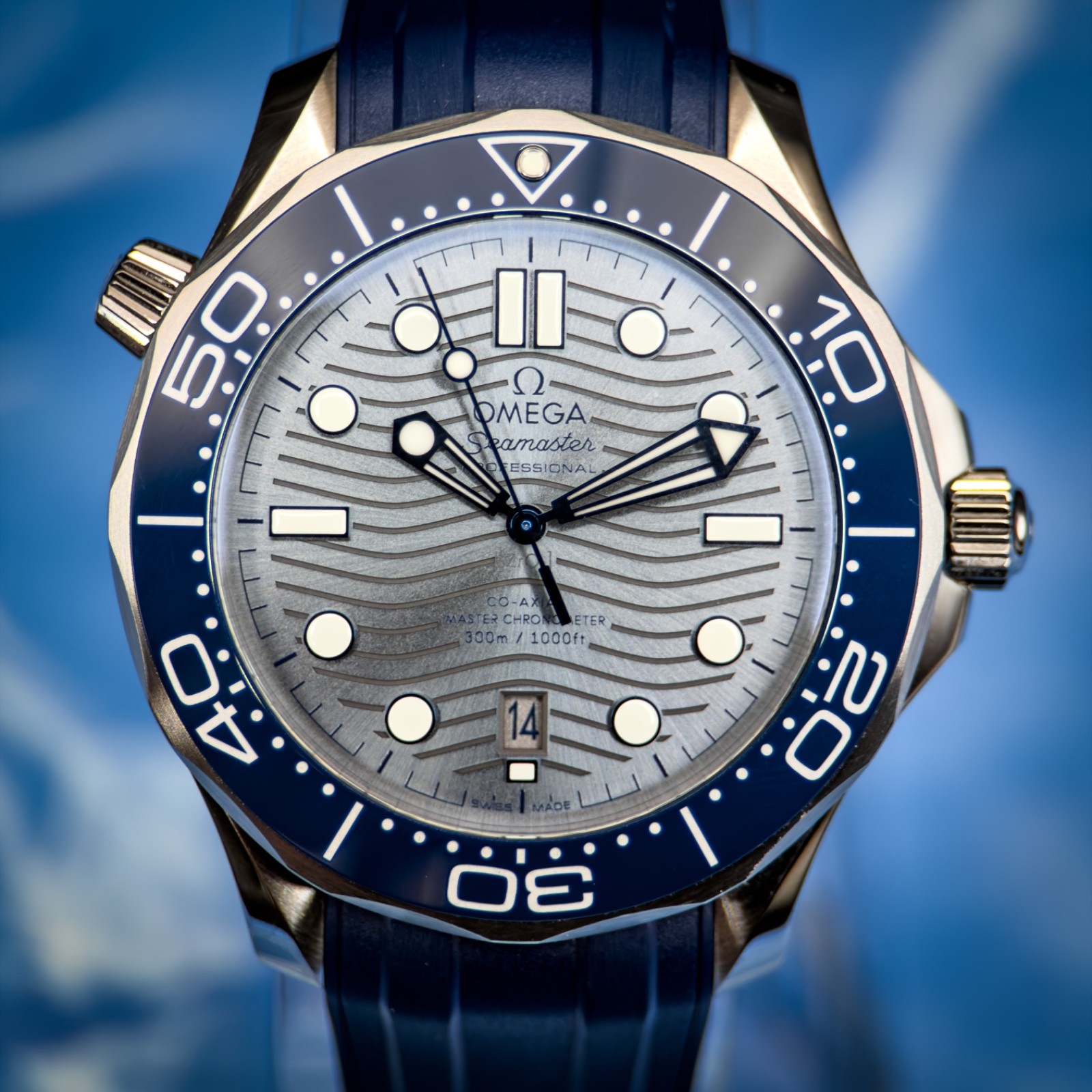 OMEGA Seamaster Diver 300M 210.32.42.20.06.001 Grey Wave Dial Box And Papers
